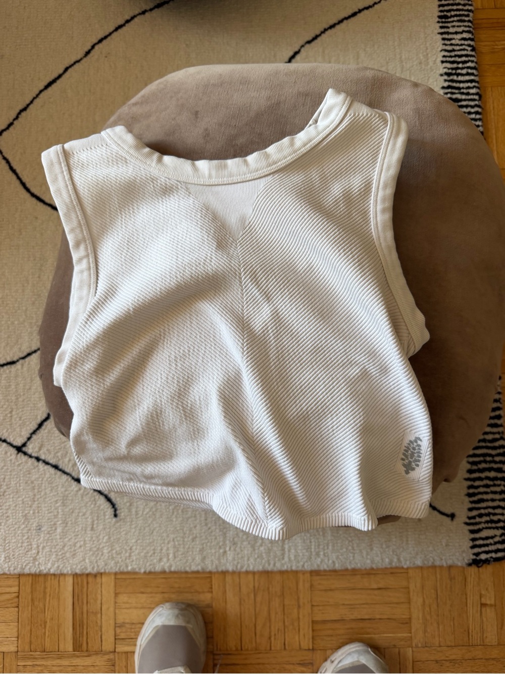 FP free people women’s M/L WHITE Free Throw Muscle Tank - Picture 6 of 6